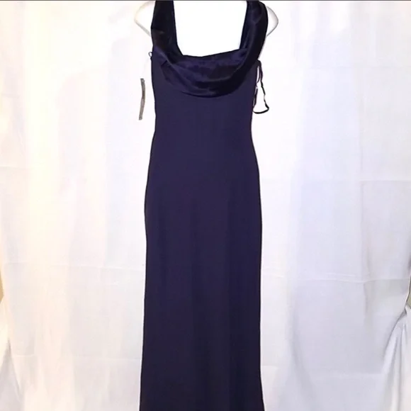 green emerald velvet dress JONES NEW YORK EVENING GOWN
